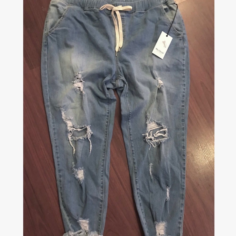 NWT! Ripped jeans {plus size} 👖